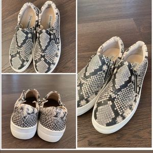 Steve Madden slip on